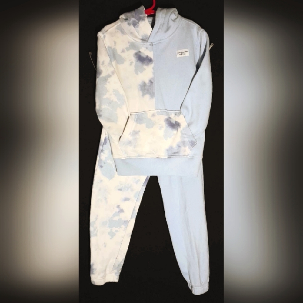 Abercrombie sweatsuit